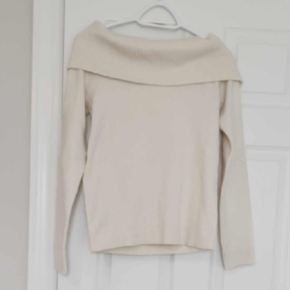 Elegant Cream Off-Shoulder Sweater - Picture 5 of 8